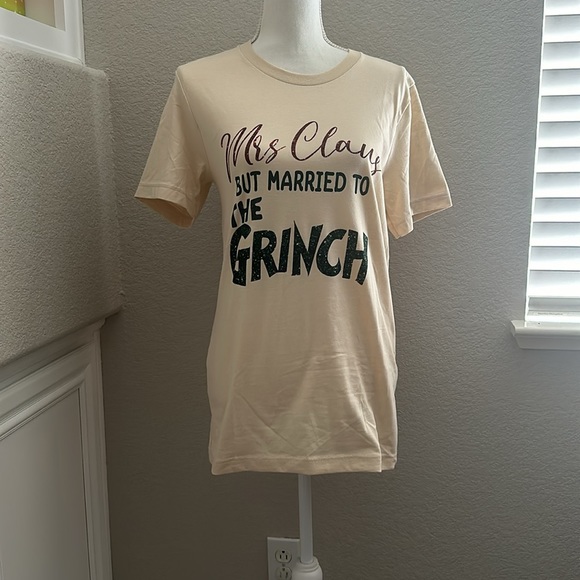 Grinch Tee NWOT - Picture 2 of 5